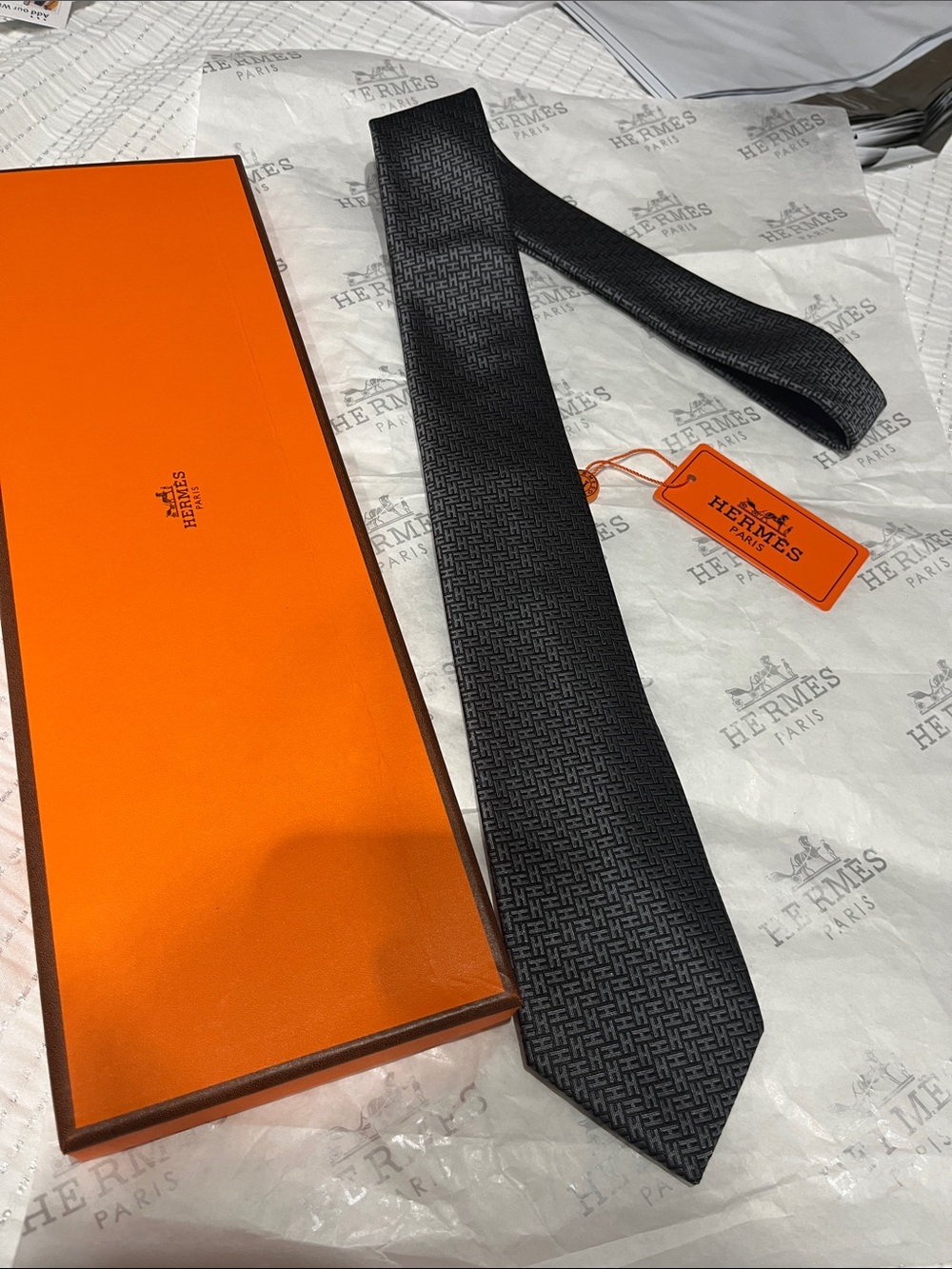 Men's Black Patterned Silk Tie